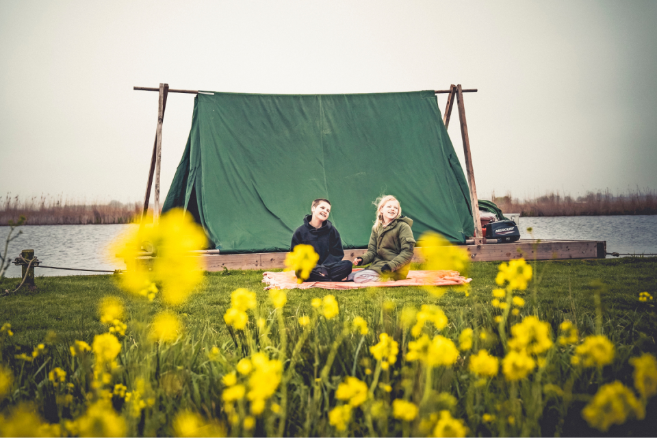 De kampeervlotten van Flötten. Foto: Marije vd Vlekkert